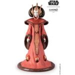QUEEN AMIDALA IN THE THRONE ROOM